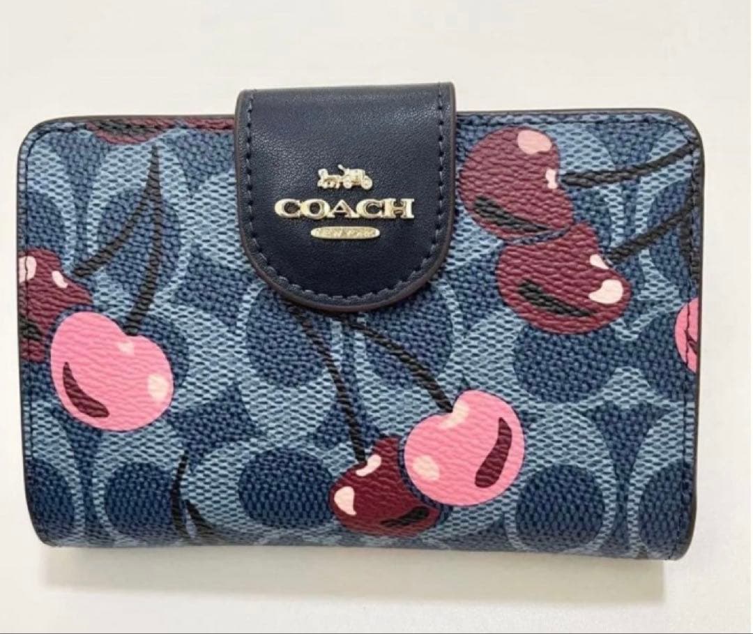 COACH チェリー柄 二つ折り財布　CZ342