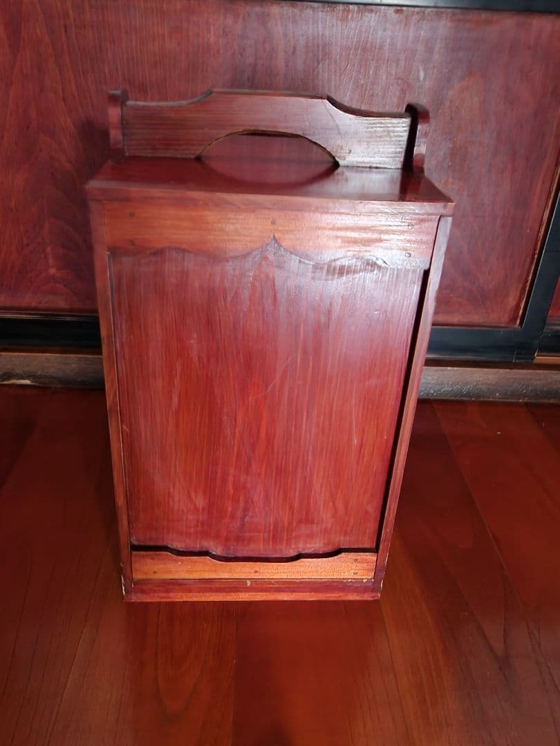 k*o様 蔵出し品！漆器 重箱 金箔装飾 5段　ケース付き