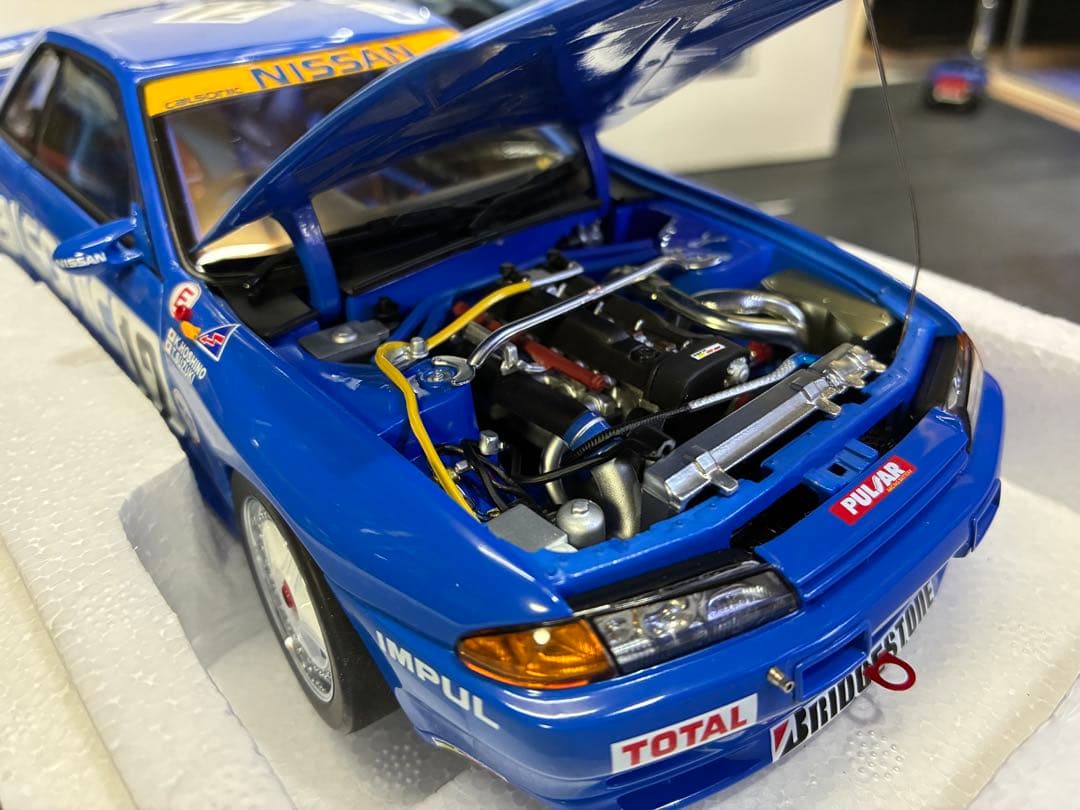 オートアート 1/18 日産スカイラインGT-R R32 カルソニック1990