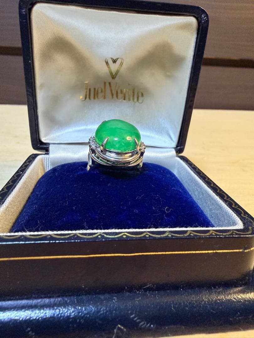 【鑑別付】天然ひすいジェダイト16.68ctPt900 ダイヤ0.30ctリング