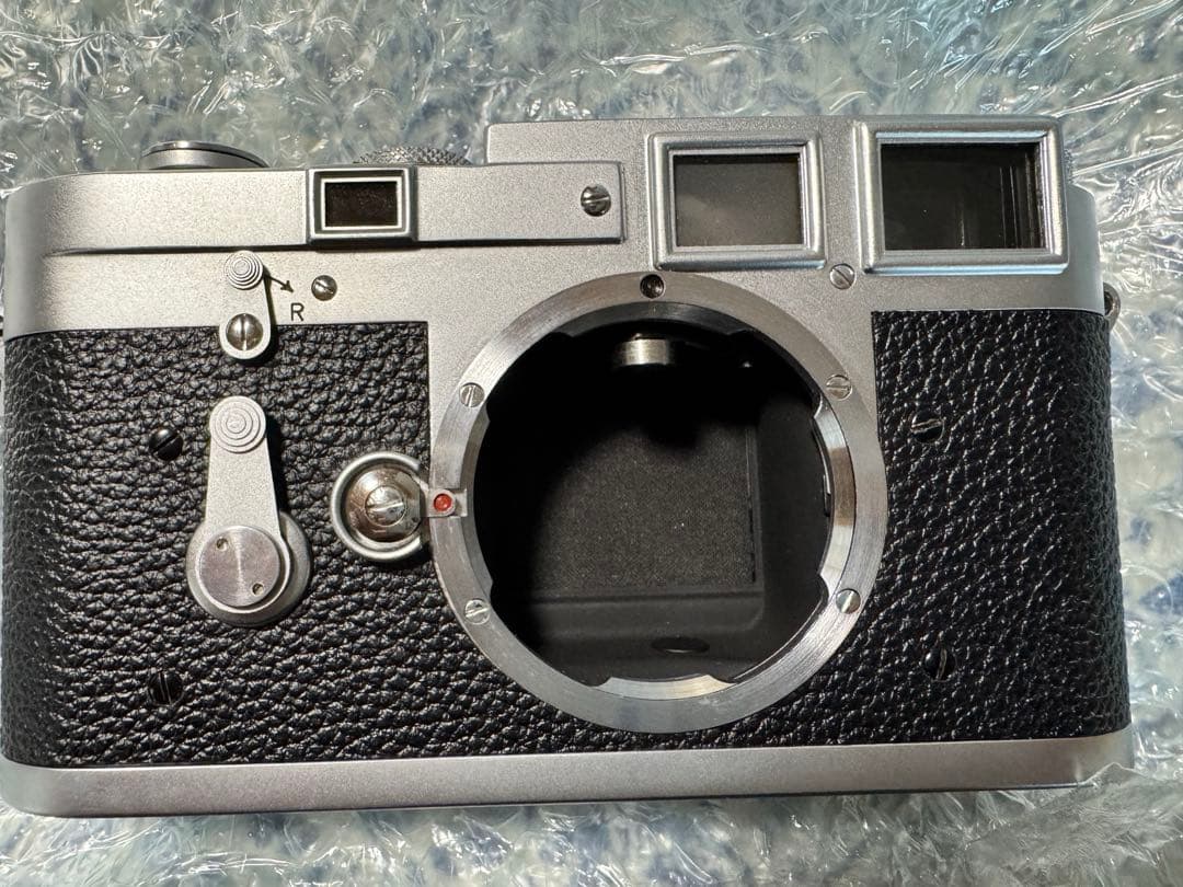 Leica M3 フィルムカメラ 本体とレンズキャップ