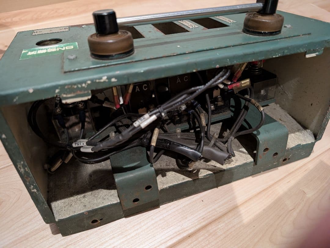 【廃車鉄道部品】１１５系？　運転台機器