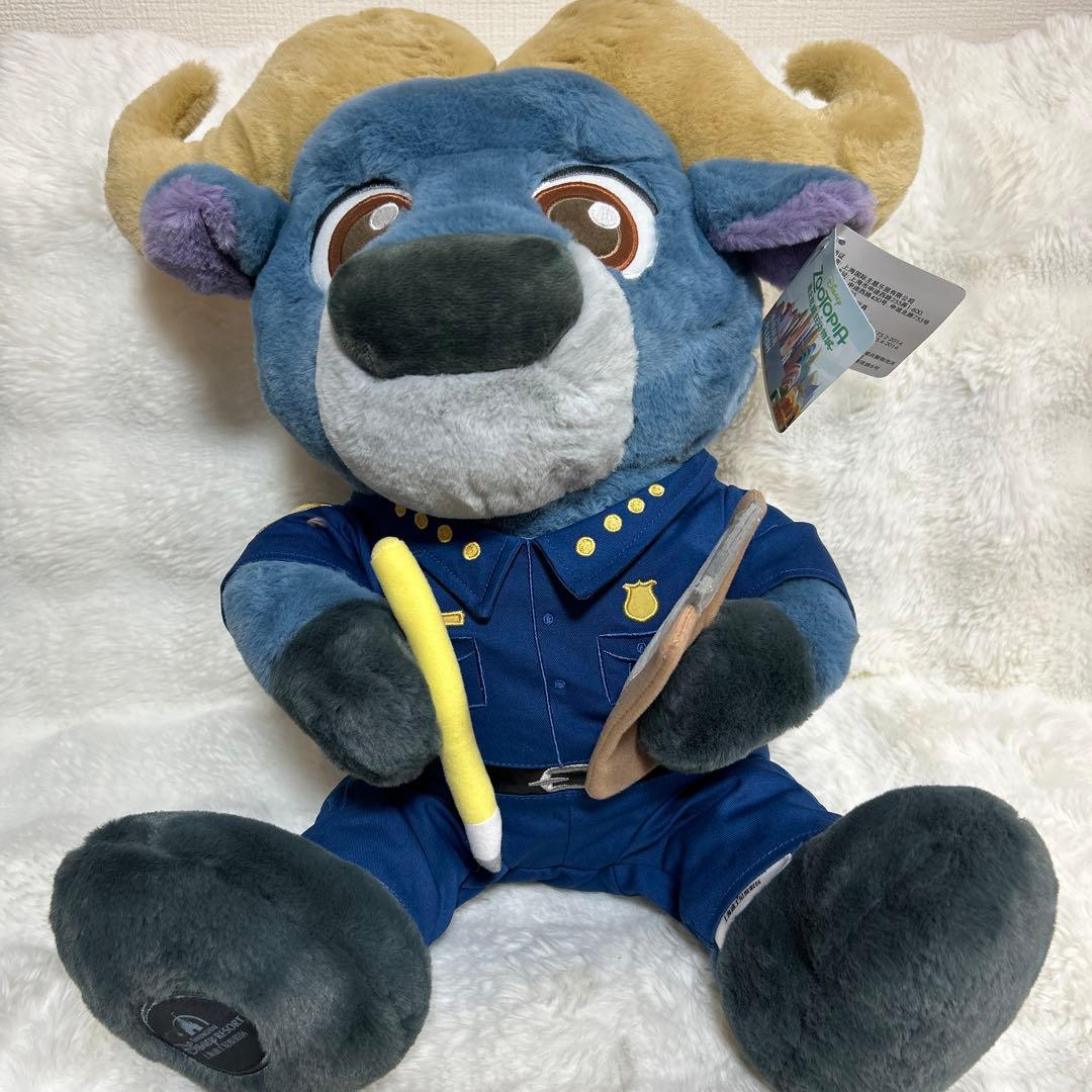 上海ディズニー　ズートピア　ボゴ署長　大きい　ぬいぐるみ　新品タグ付き