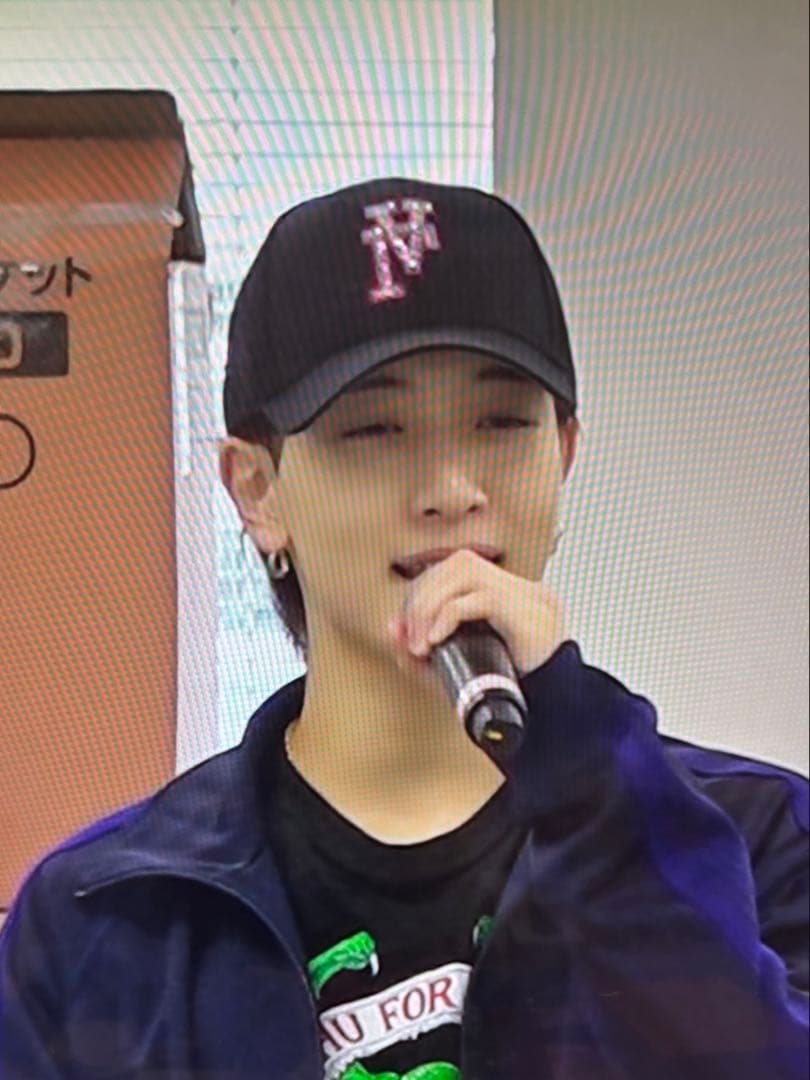 中村嶺亜くん 着用 逆ロゴ LAキラキラ ストーン ビジュー キャップ