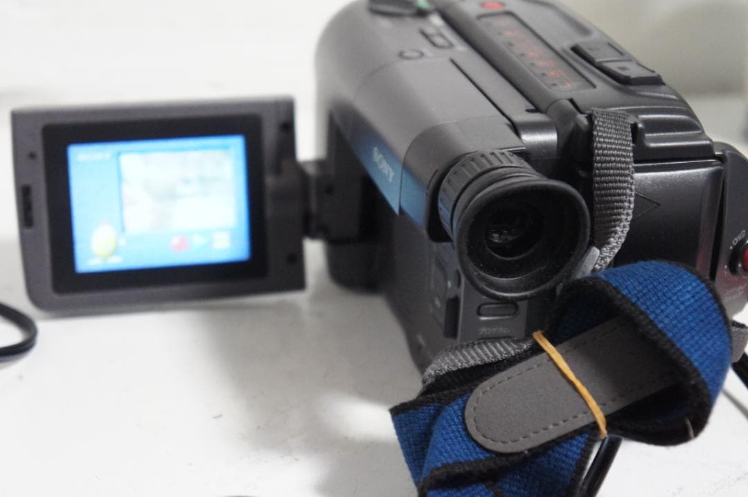 動作美品【録再OK】CCD TRV60 Hi8ビデオカメラ 8mm 0113