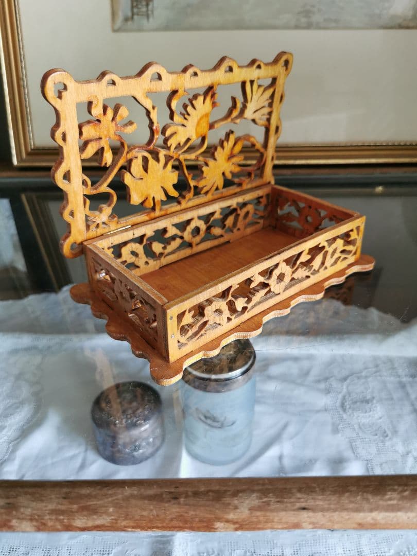 アンティークベルギー 透かし五面草花紋彫 木製小箱 小物入れ アール・ヌーヴォー