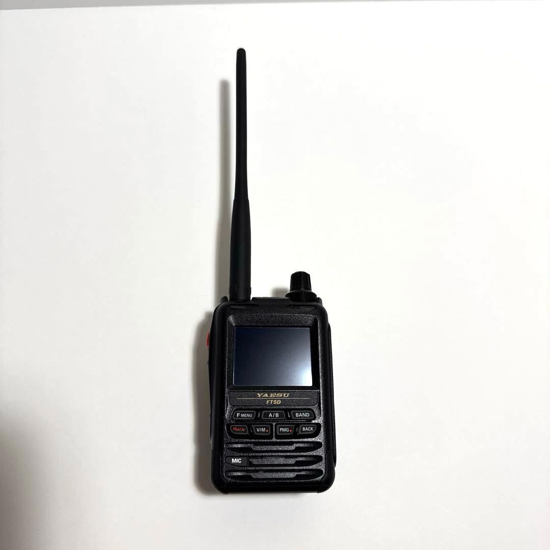 YAESU FT5D トランシーバー