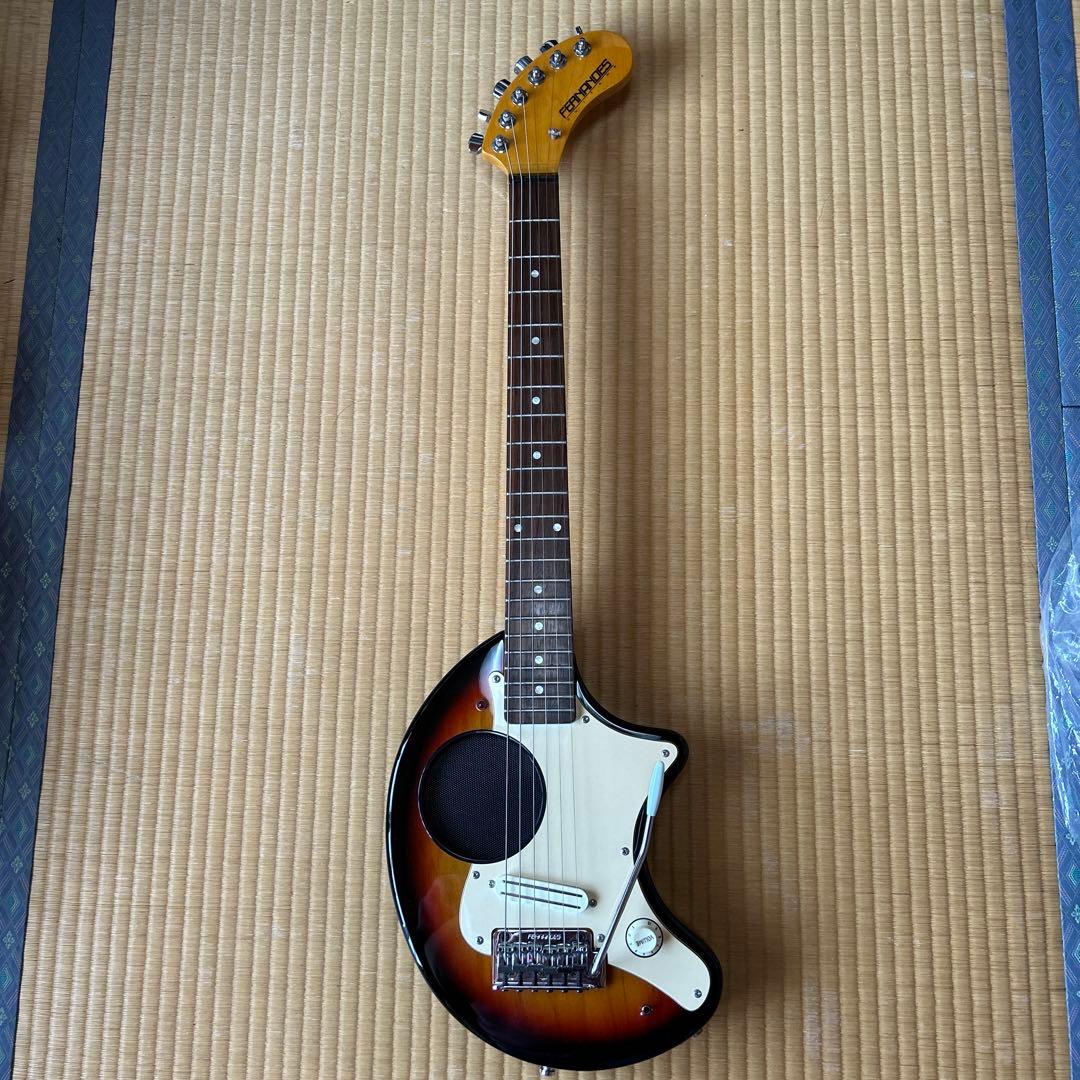 Fernandes ZO-3ST 芸達者 アンプ内蔵ギター