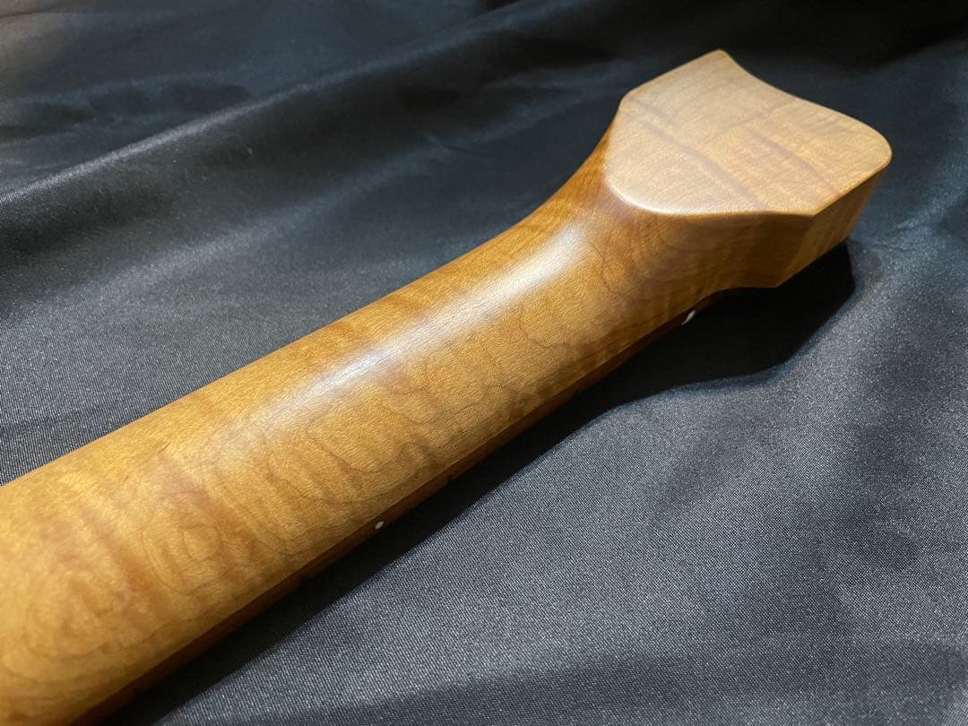 K*K様 ノーブランド ヘッドレスギター ★ グリーンサンバースト