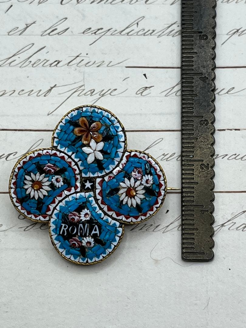 まりちゃんイタリアヴィンテージ マイクロモザイクブローチROMA文字ブルー