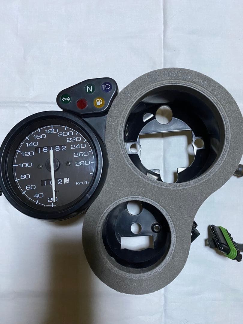 ドゥカティ 748、916、996系 純正スピードメーター、メーターケース　良品
