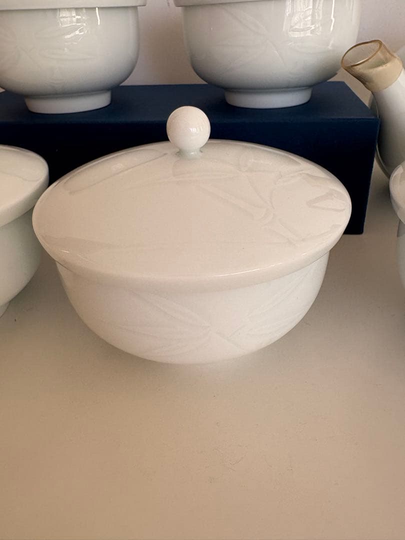 日本の銘窯 人間国宝 井上萬二作 白磁 蓋付湯呑五客＋急須　しおり付