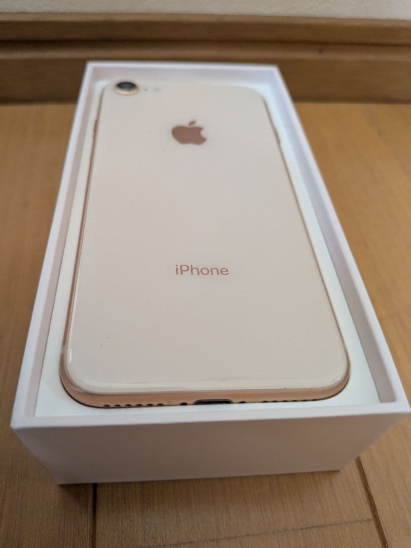 iPhone8 ゴールド　64GB