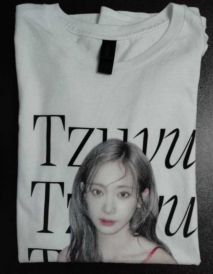 レア　TWICE ツウィ　サノク　Tシャツ　おまけ付き