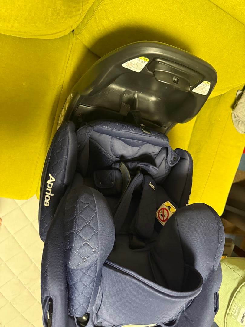 Aprica フラディアグロウプレミアム　ネイビー　チャイルドシート