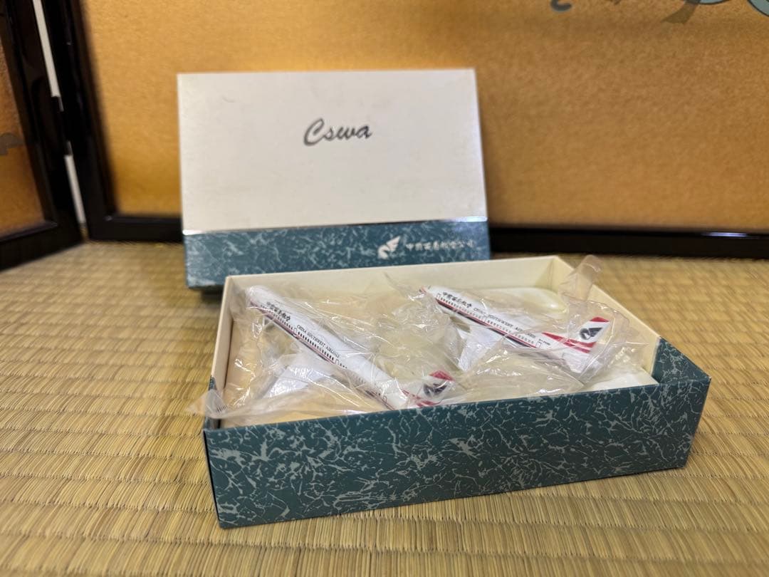 希少　中国西南航空公司　ボーイング　737 ボーイング　757 模型　当時物