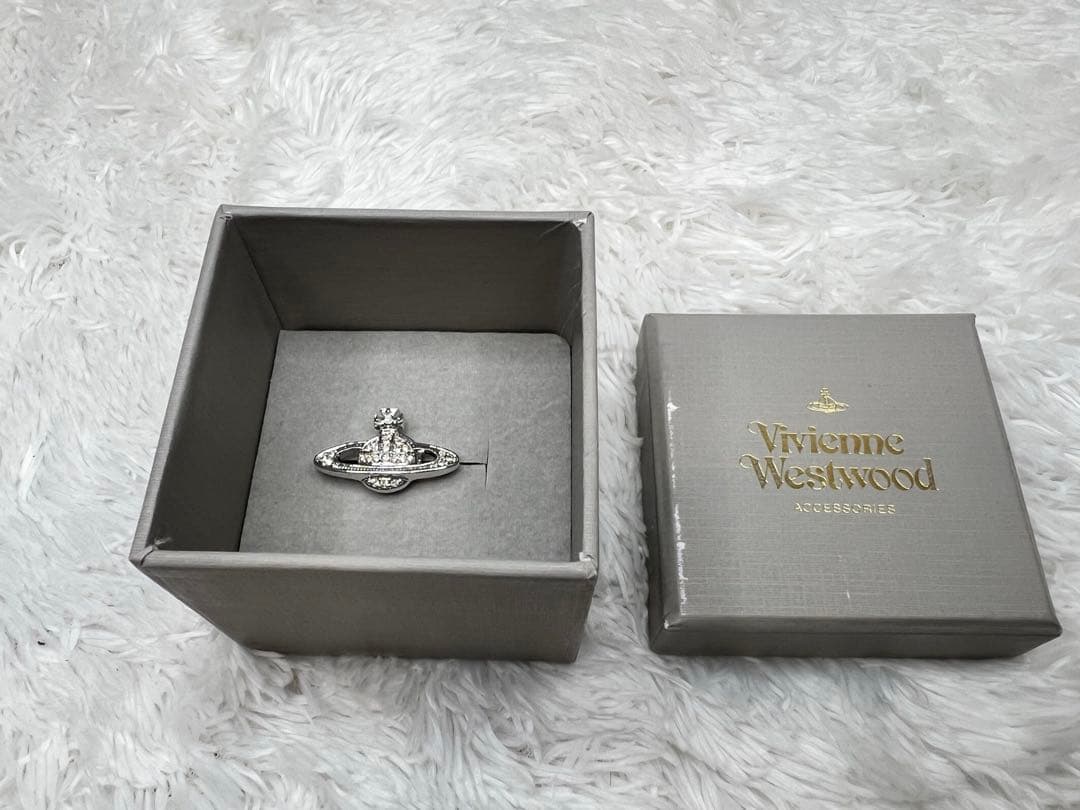 美品　ヴィヴィアンウエストウッド　オーブ　ピンバッチ　ラインストーン