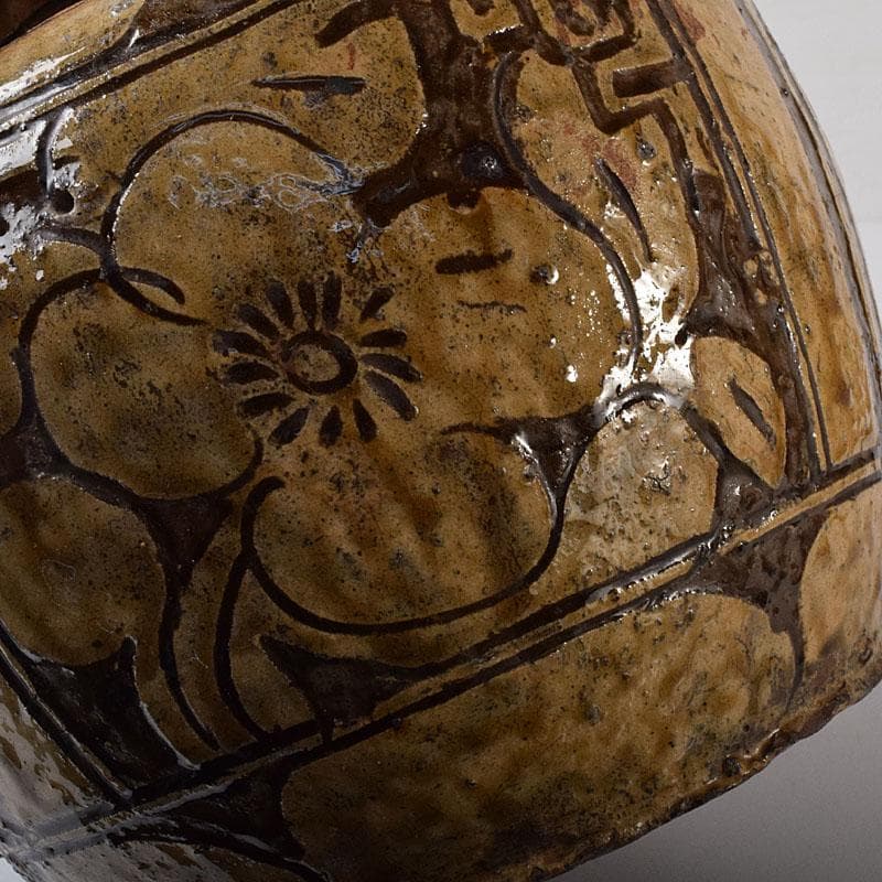 琉球陶器　壺屋焼　褐釉掻き落とし花文壺　時代箱　C　7752C