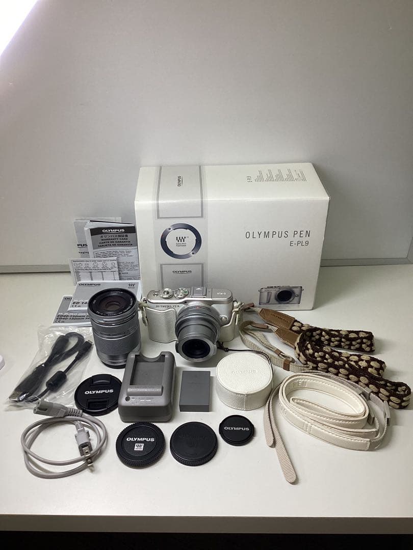 う*な様 OLYMPUS PEN E-PL6 シルバー レンズ付き　撮影可能