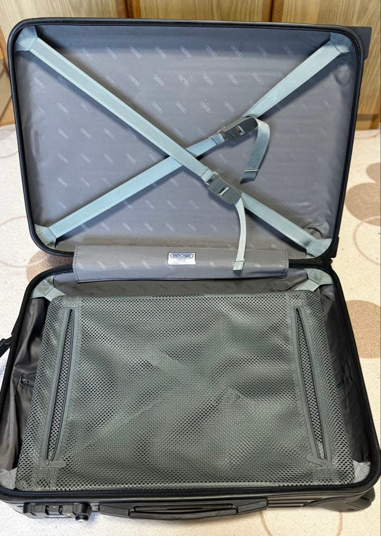 大特価　傷あり　RIMOWA ブラック キャリーケース　機内持ち込みサイズ