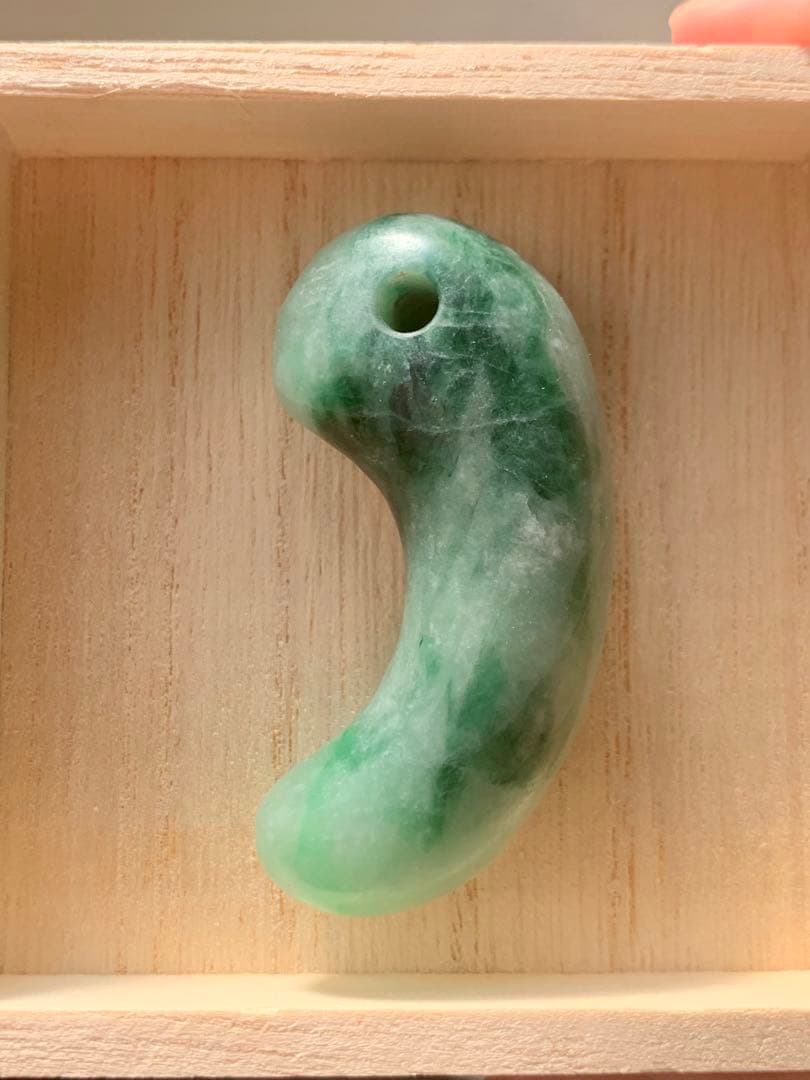 古墳期　出土　糸魚川超ろんかん翡翠勾玉　縄文　弥生　石器　大珠　根付　土器　化石