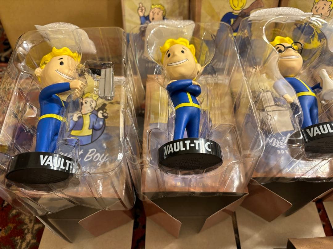 A*o様 正規品 全28種fallout ヴォルトボーイ ボブルヘッド フィギュ