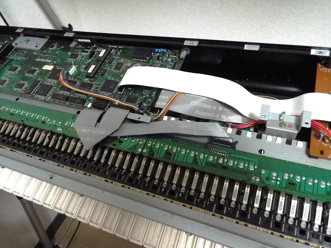 完動_美品 電池交換済 76FS鍵盤 コルグ T2_頑丈純正フライトケース付