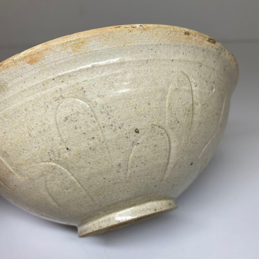 中国宋時代　白磁花弁文茶碗　口径16㎝ 東Y7-0402☆2F