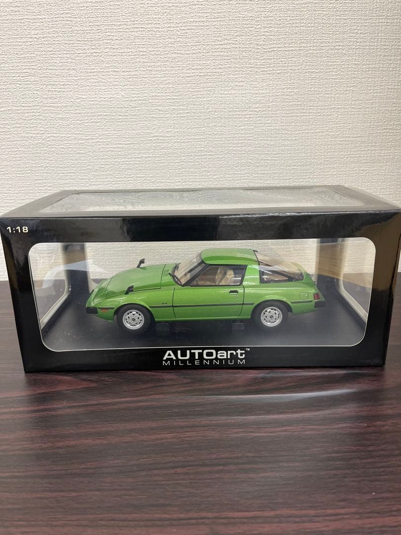 オートアート1/18マツダ サバンナRX-7 (SA) グリーン