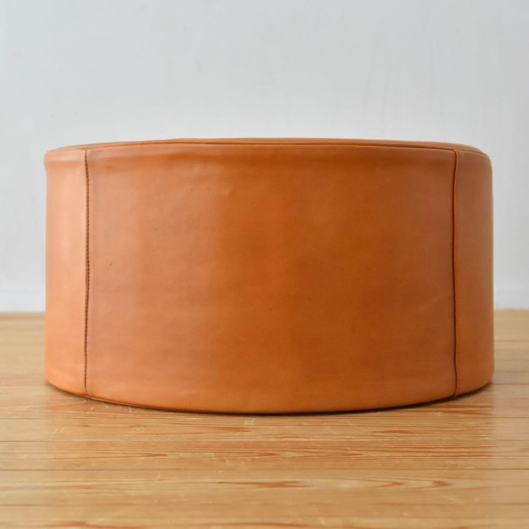 デンマーク Ivan Schlechter Foot Stool 本革オットマン