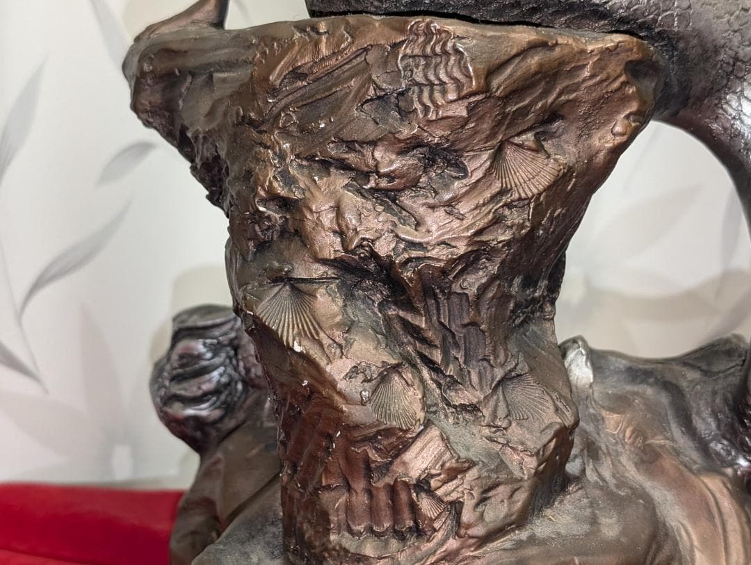 オースティン　彫刻　『ささやく海』Heath銘