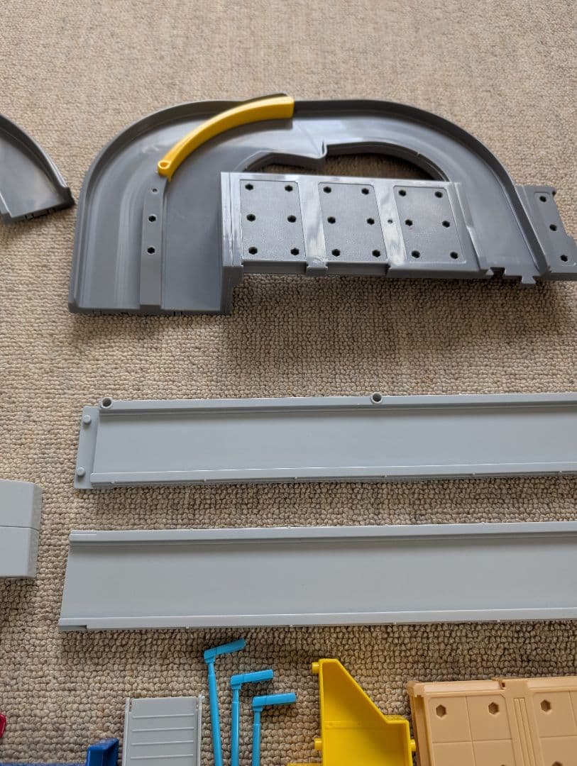 トミカ　アクション高速どうろ　タウンどうろセット　くるくる峠どうろセット