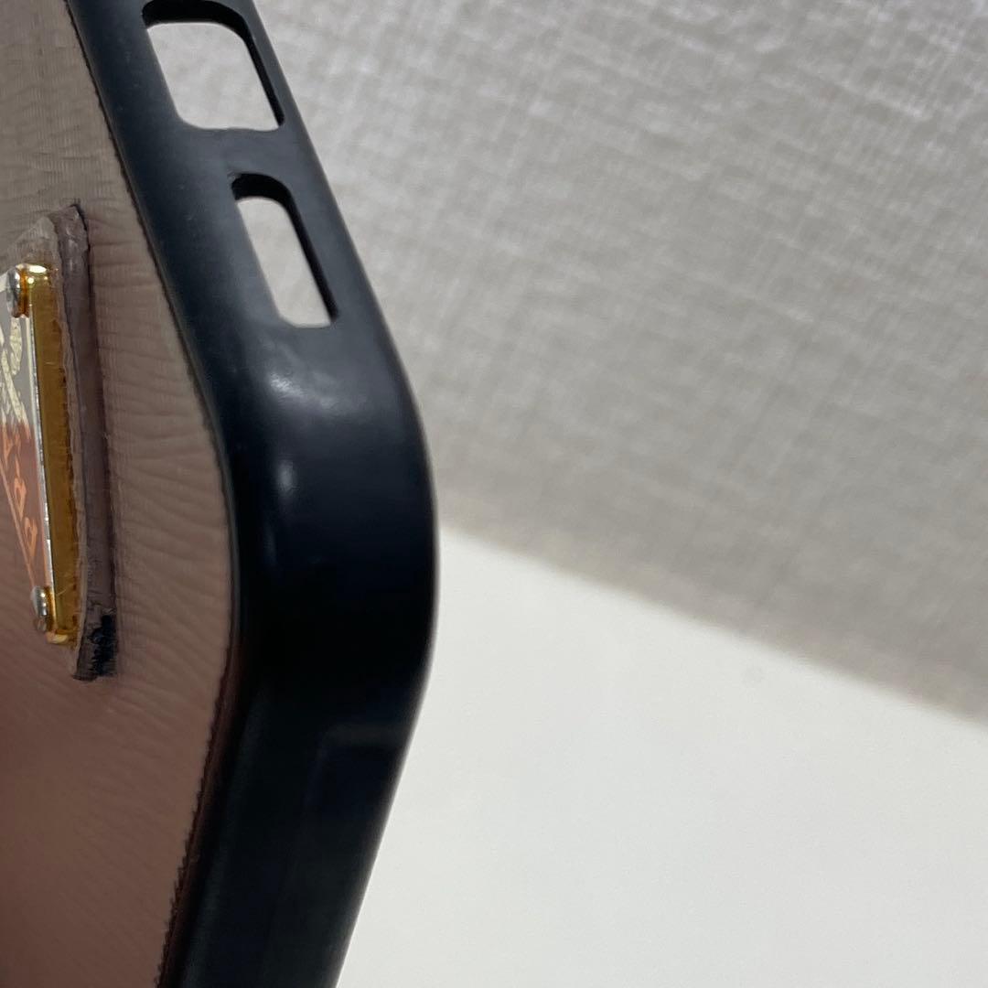 PRADA iPhoneケース　iPhone12で使用