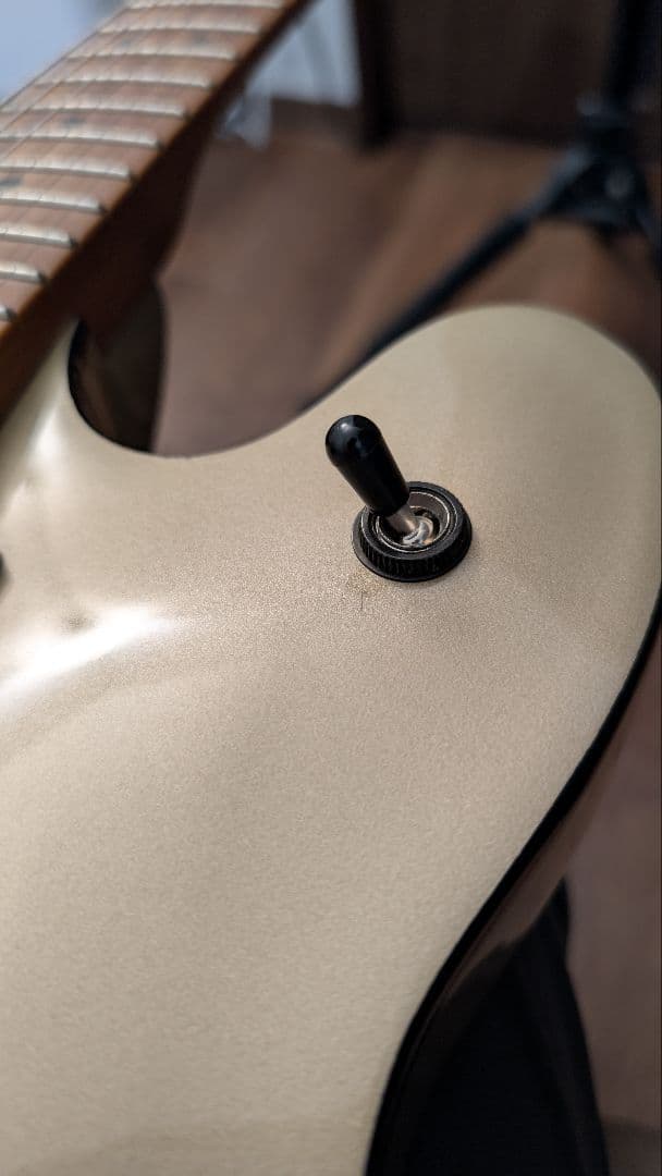 Squier Starcaster エレキギター Shoreline Gold