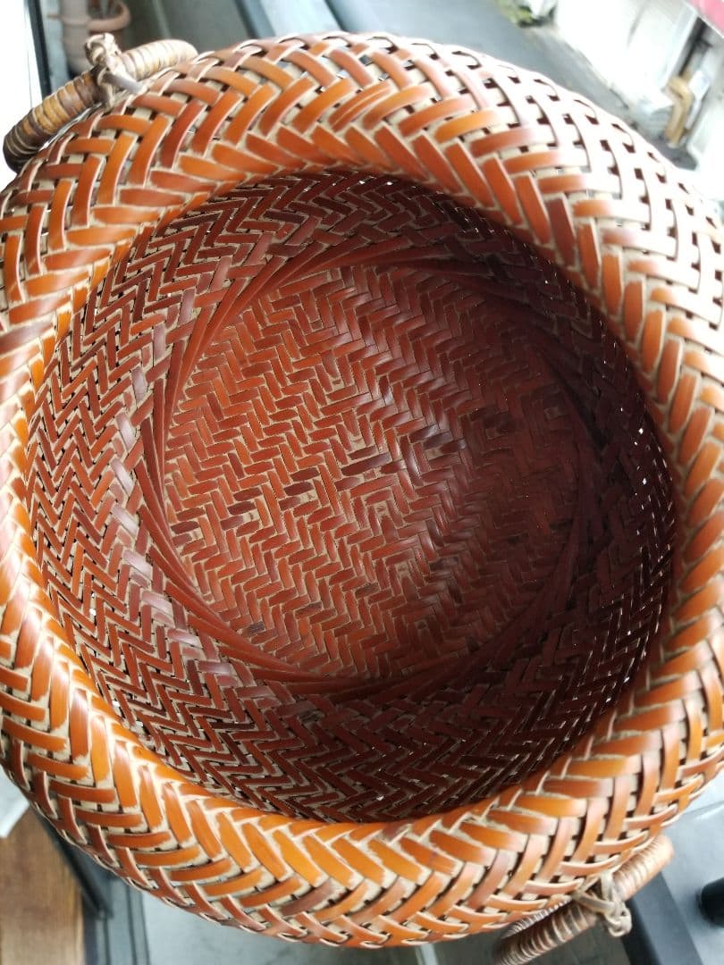 伝統　竹細工　穂英斉　作　燻竹　両耳円形取手付　花籠