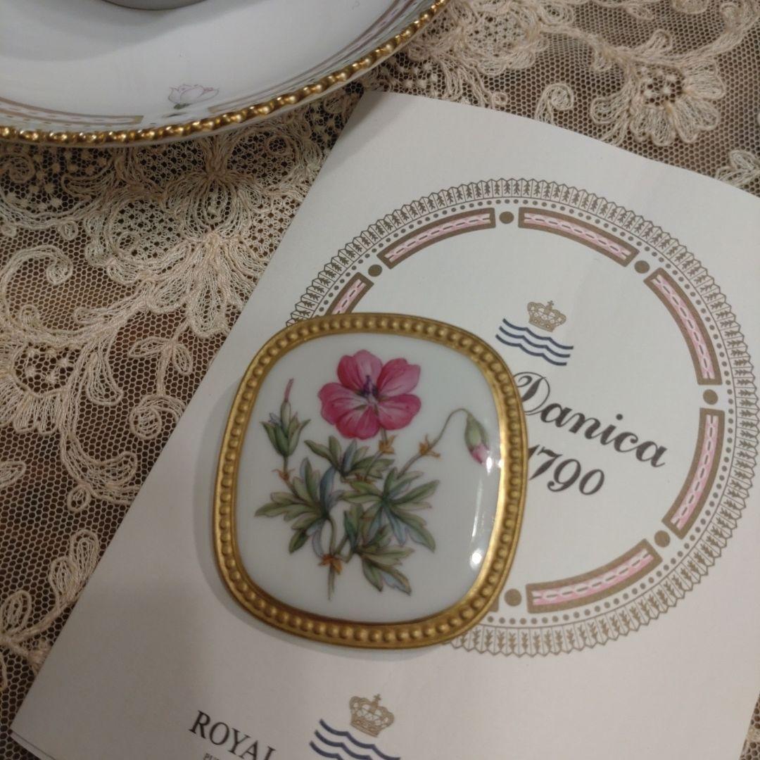 ロイヤルコペンハーゲン　フローラダニカ　ブローチ