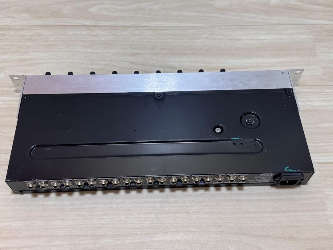 Eurorack Pro RX1602 ラインミキサー