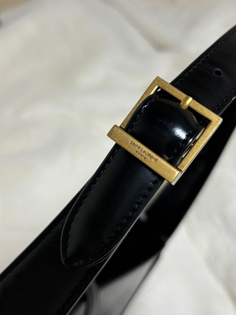 断捨離セール早い者勝ち　SAINT LAURENT ブラックハンドバッグ