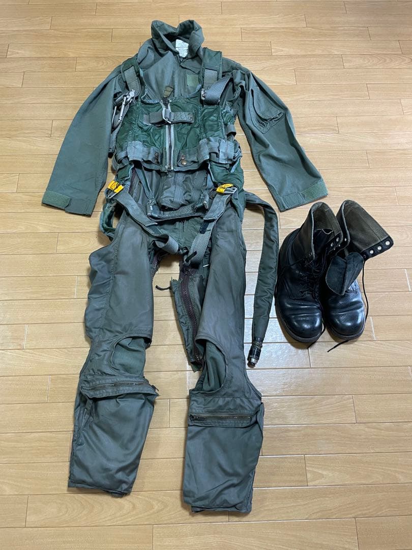 早い者勝ち　米海軍　戦闘機パイロット装備セット　フライトスーツはついてきません