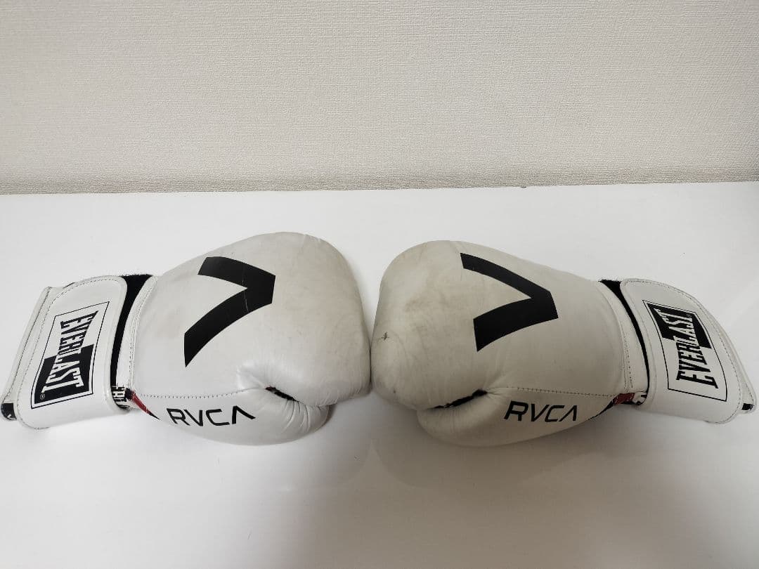RVCA✕エバーラスト　ダブルネーム ボクシンググローブ