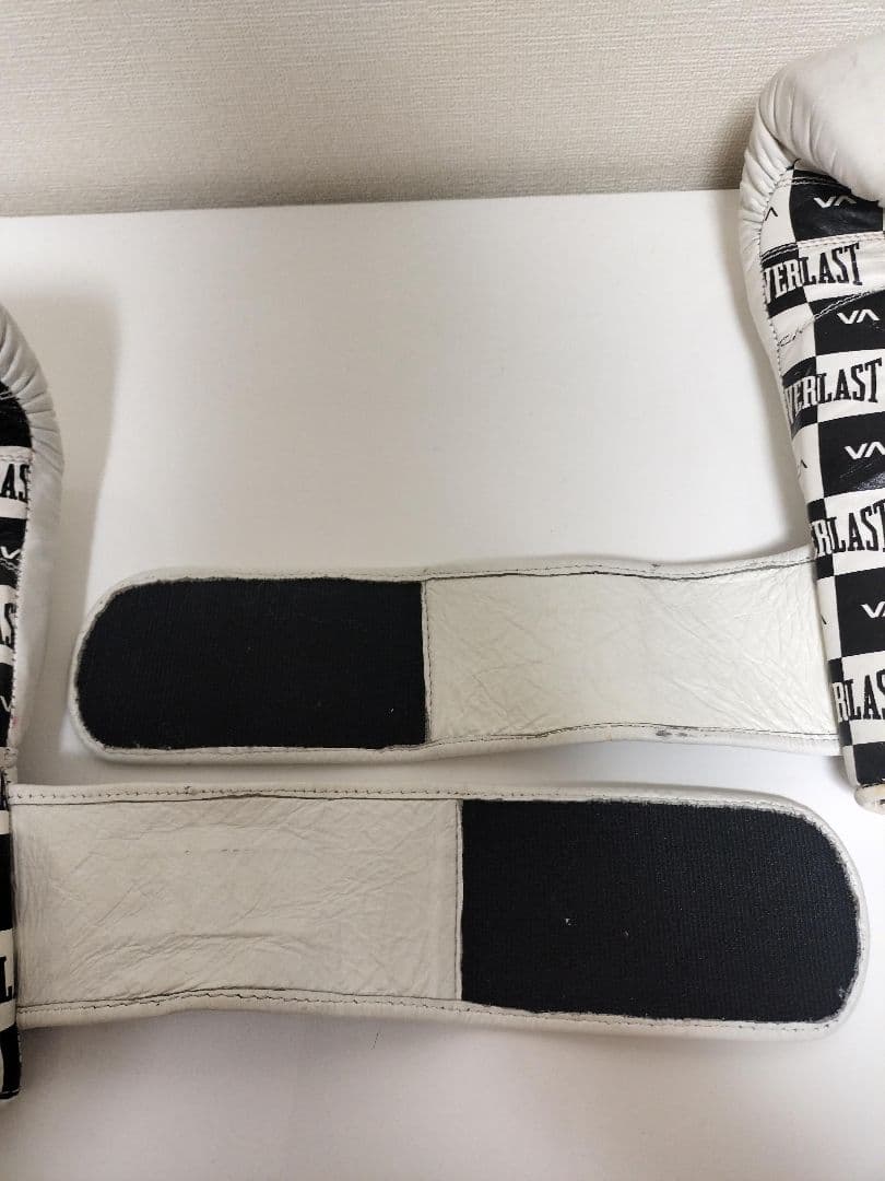 RVCA✕エバーラスト　ダブルネーム ボクシンググローブ