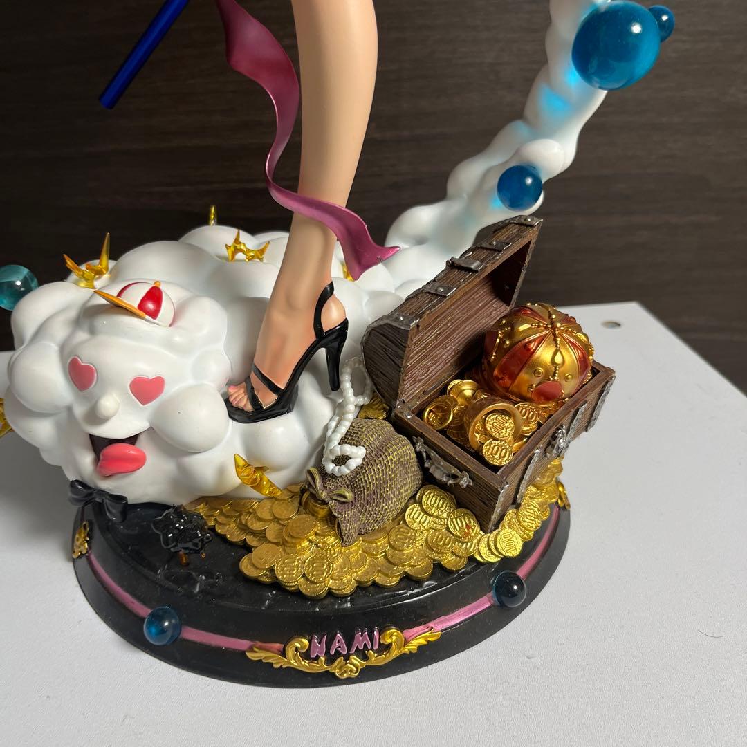 ワンピース　ナミ　フィギュア