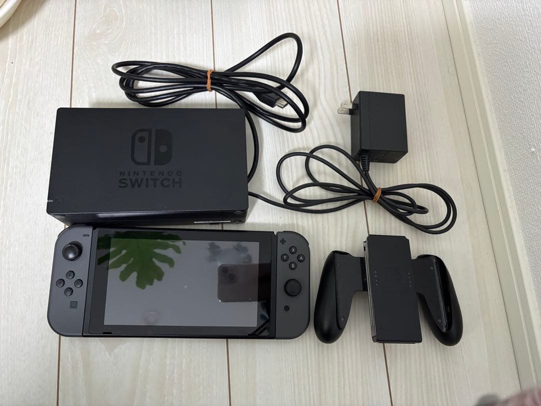 任天堂　Switch本体