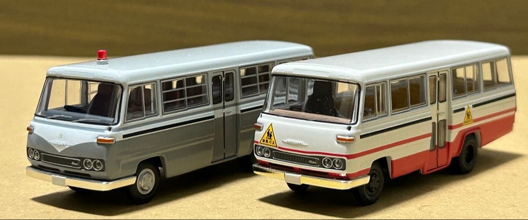 トミカリミテッドヴィンテージネオ ニッサン シビリアン 2台セット 幼稚園バス