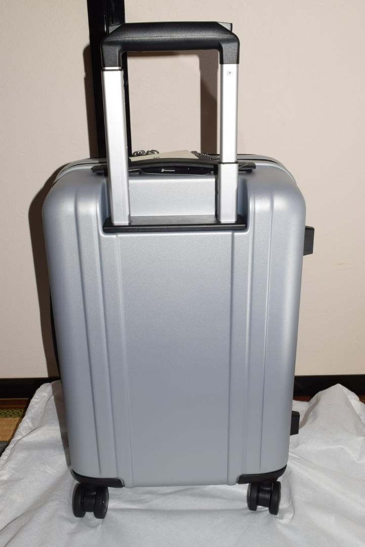 新品☆ゼロハリバートン スーツケース ZRP-W2S☆ポリカーボネイト☆シルバー