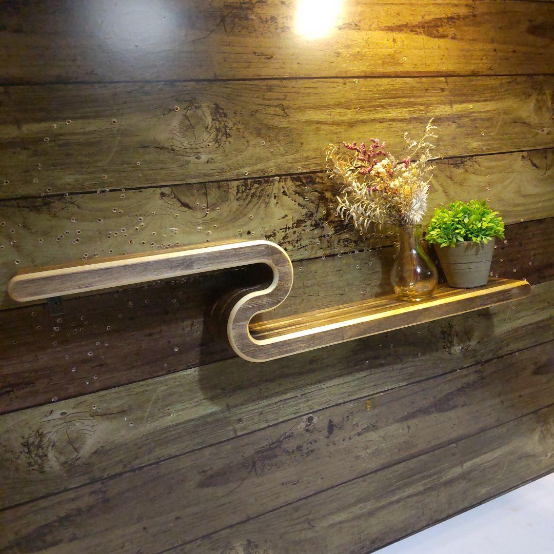 ウォールシェルフ　ウォールラック　飾り棚