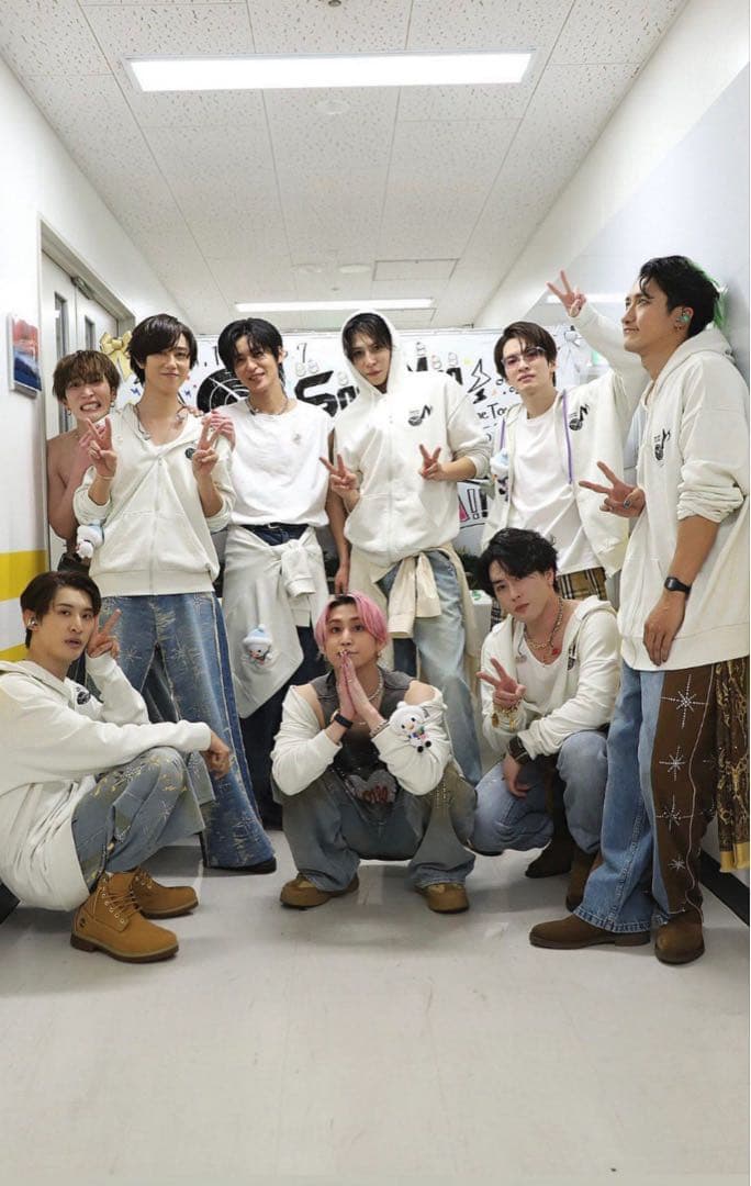  Man ON グッズ パーカー (L)