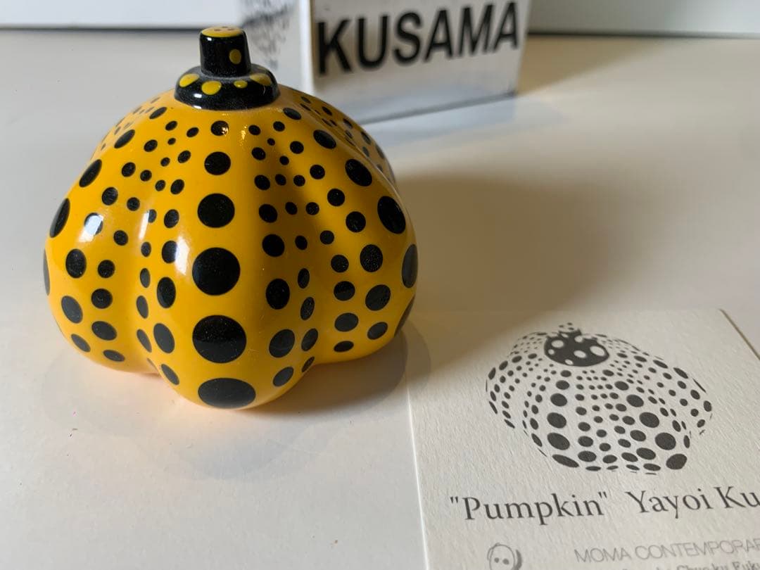 廃盤・草間彌生 かぼちゃ　パンプキン ペーパーウェイト