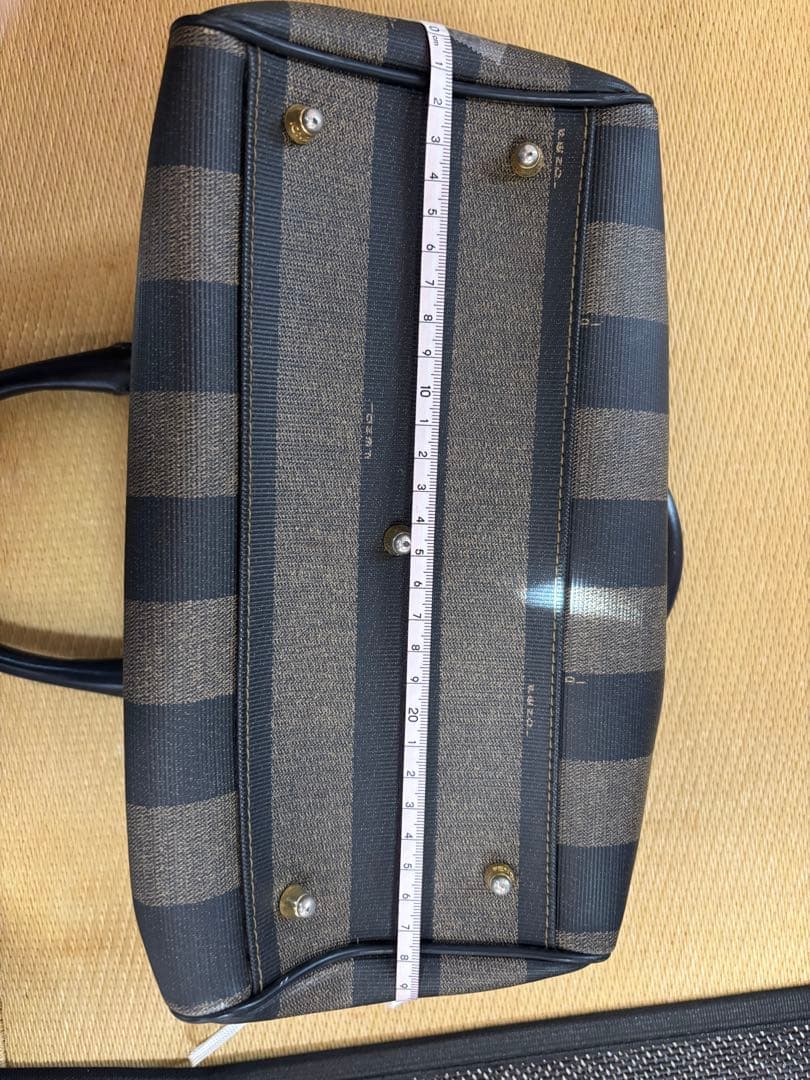 Fendi バッグ　フェンディ　おしゃれ　ミニボストン　ボストン　ブランド