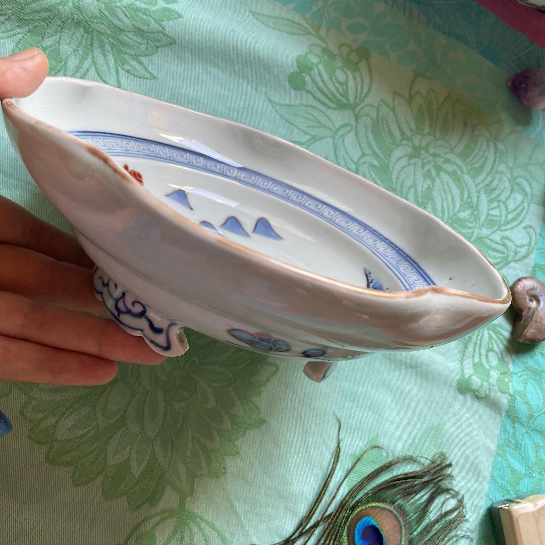 伊万里焼　三つ足　金彩　染付　山水画